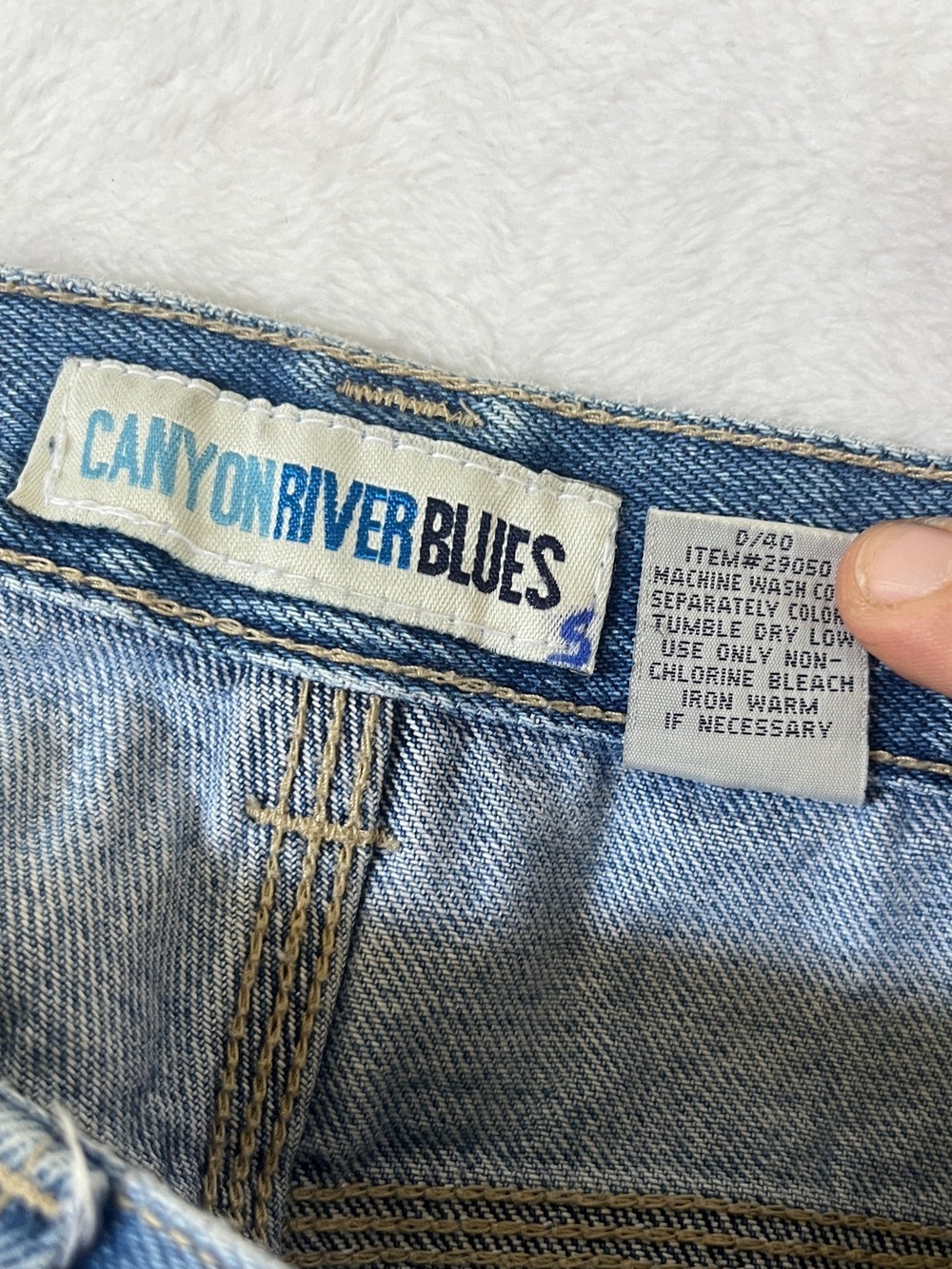 VTG Canyon River Blues Carpenter Denim Shorts 9” inseam sz 10R Streetwear 90s - Picture 3 of 9
